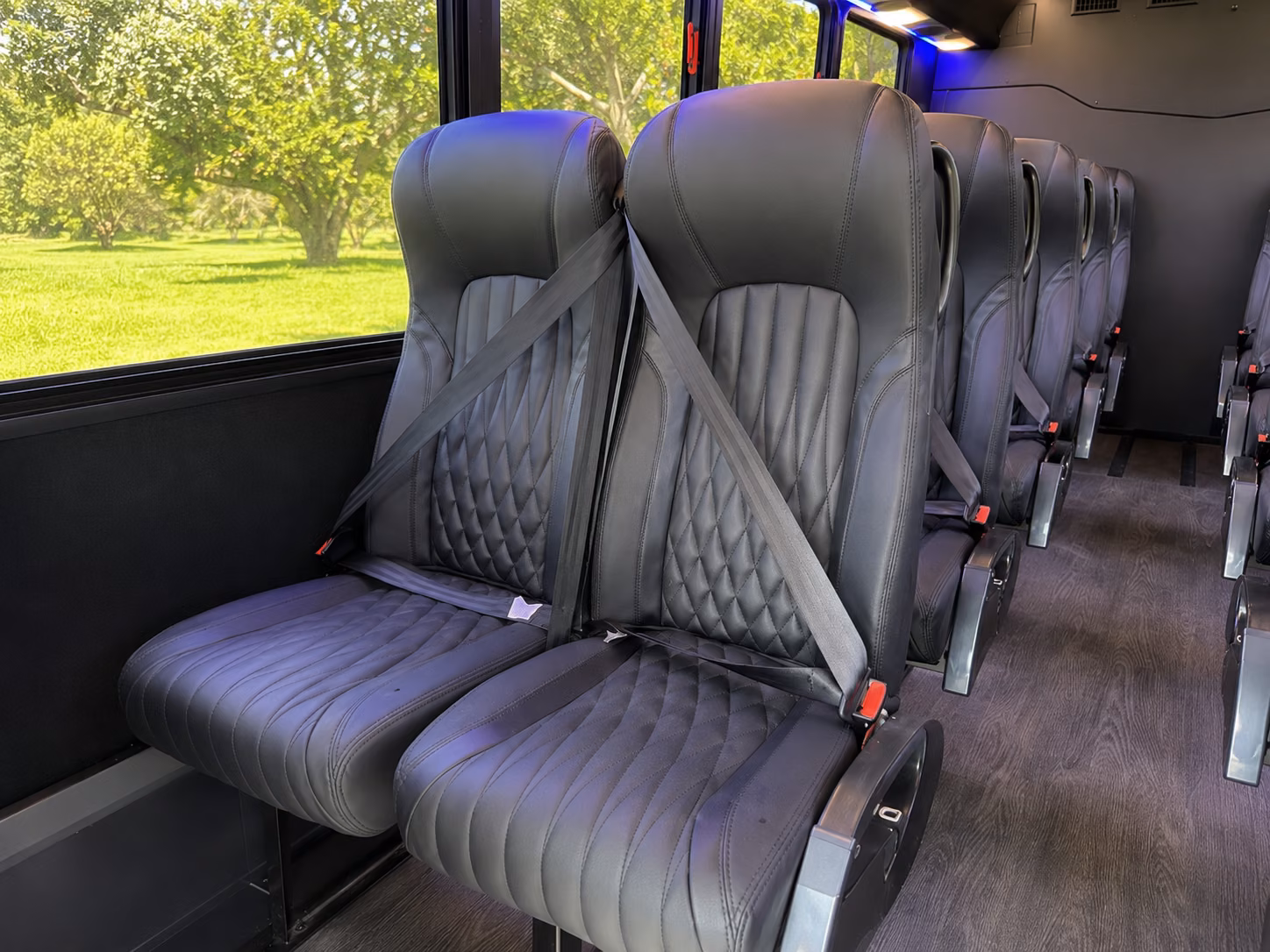 laredo bus rentals