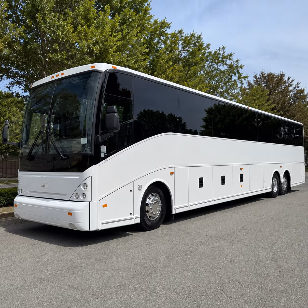 victoria charter bus