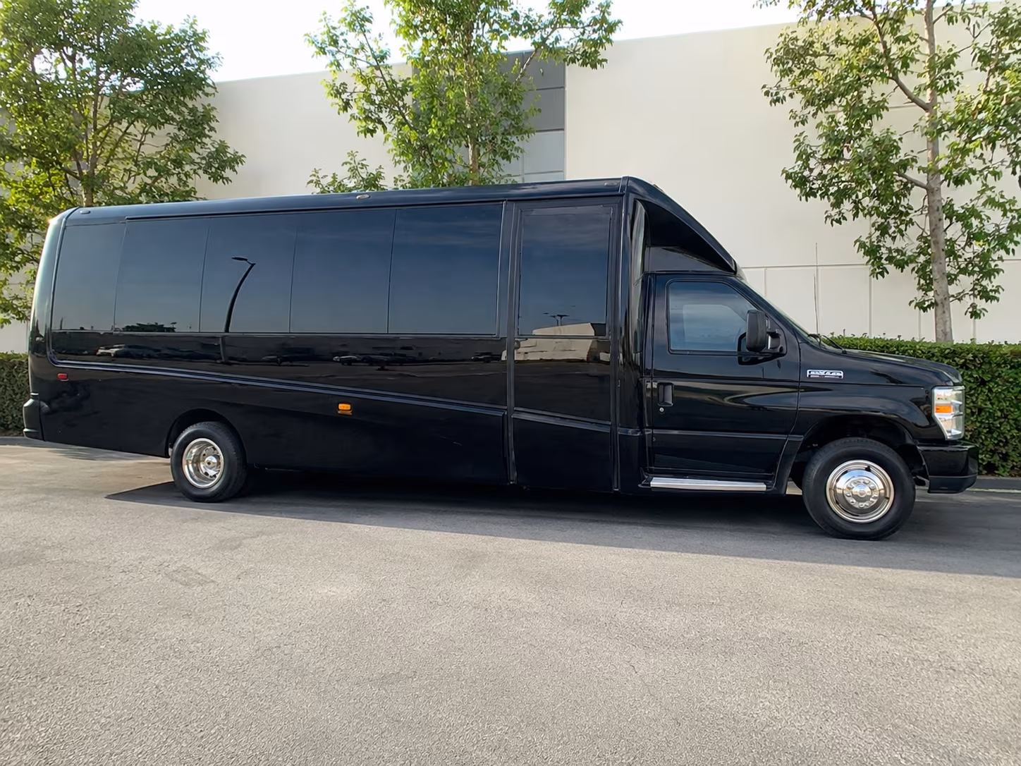 why brownsville couples choose brownsvillecharterbuscompany com for wedding bus rentals